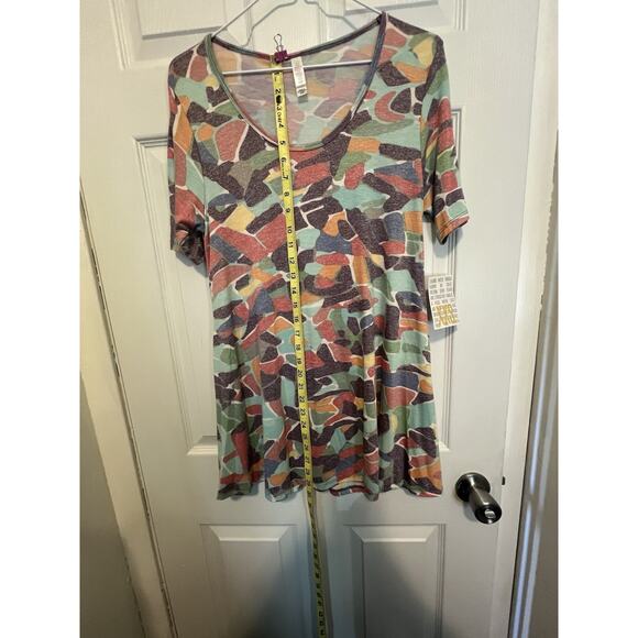 LulaRoe XXS Buttery Soft perfect T Multi Color Geometric Pattern - Picture 3 of 11
